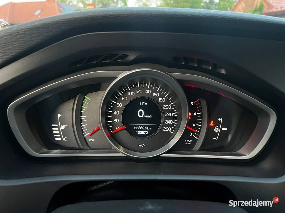 Volvo v40 Albigowa
