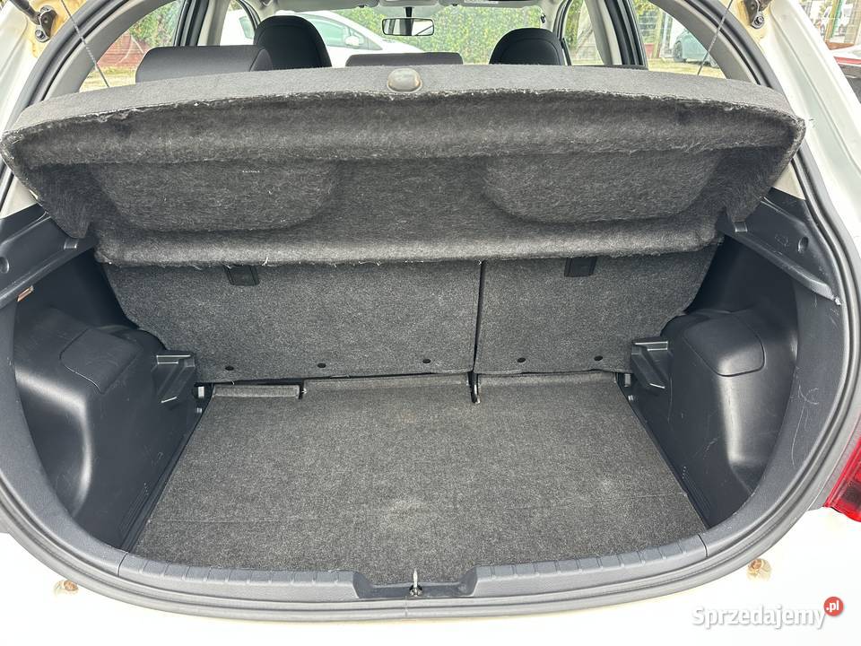 Toyota Yaris 13 benz6 biegówKlimaIsofixSalon FV Warszawa