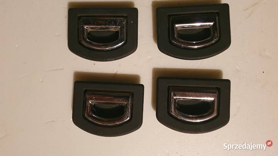 Uchwyty mocowania w bagażniku Audi 1j0864203 sprzedam