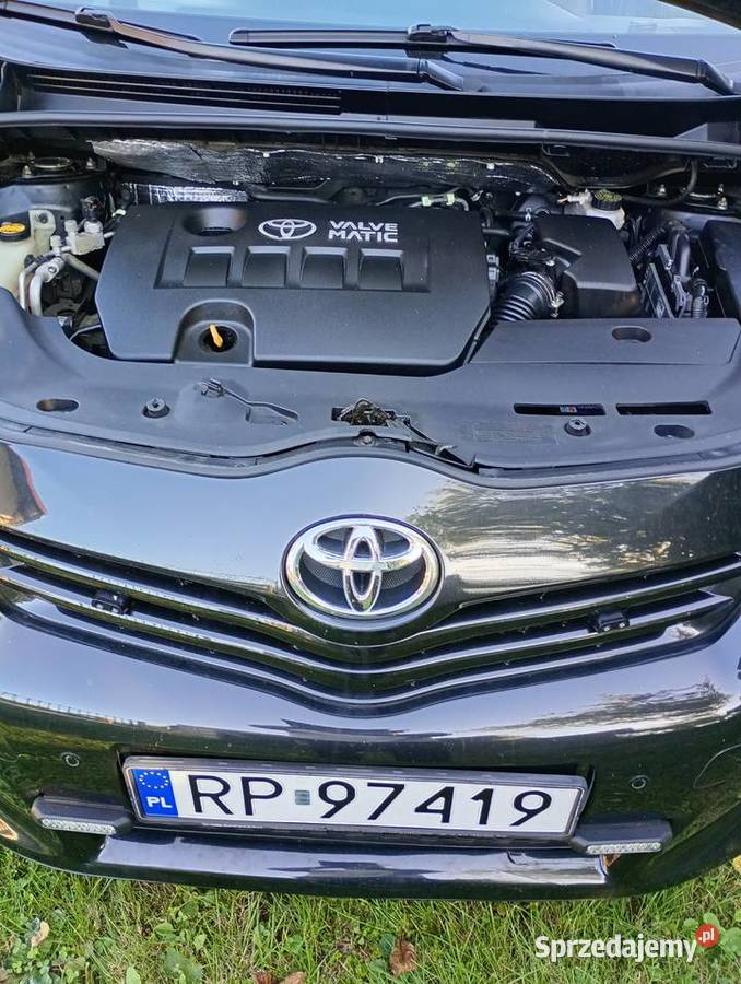 Sprzedam Toyota Verso 18 benzyna kolor czarny Przemyśl sprzedam