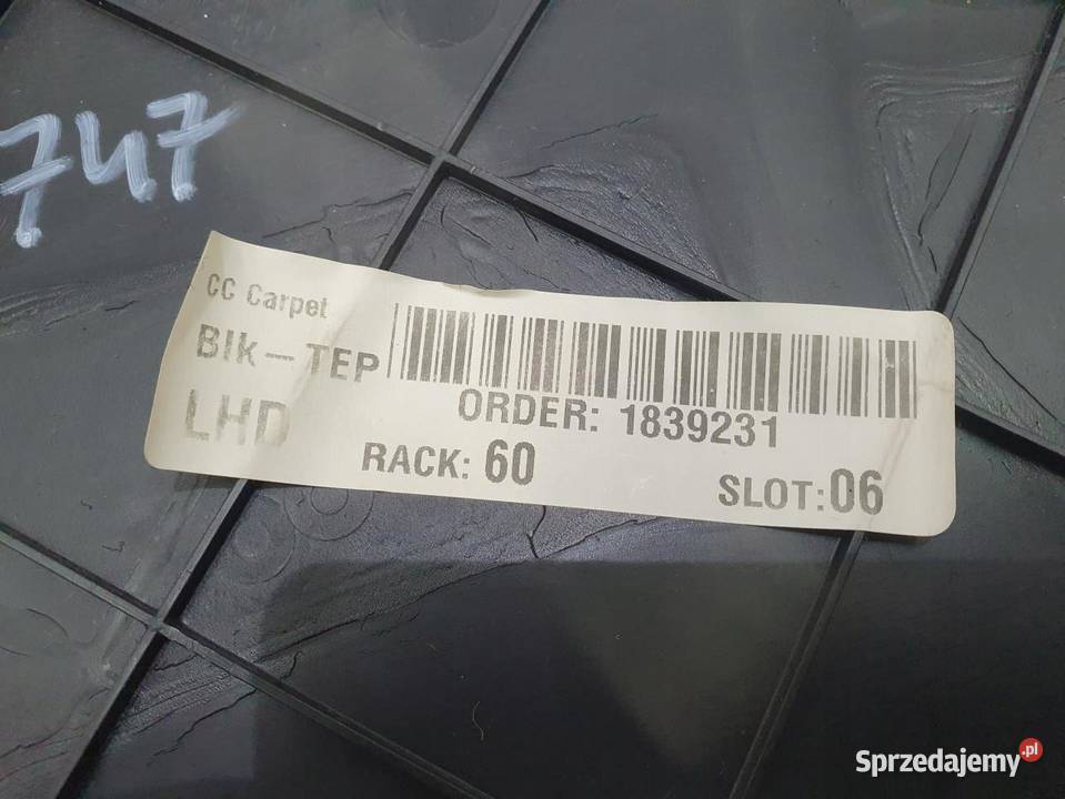 OSŁONA TUNELU PRAWA 6963426 BMW E71 X6 osobowe Osłony i zaślepki