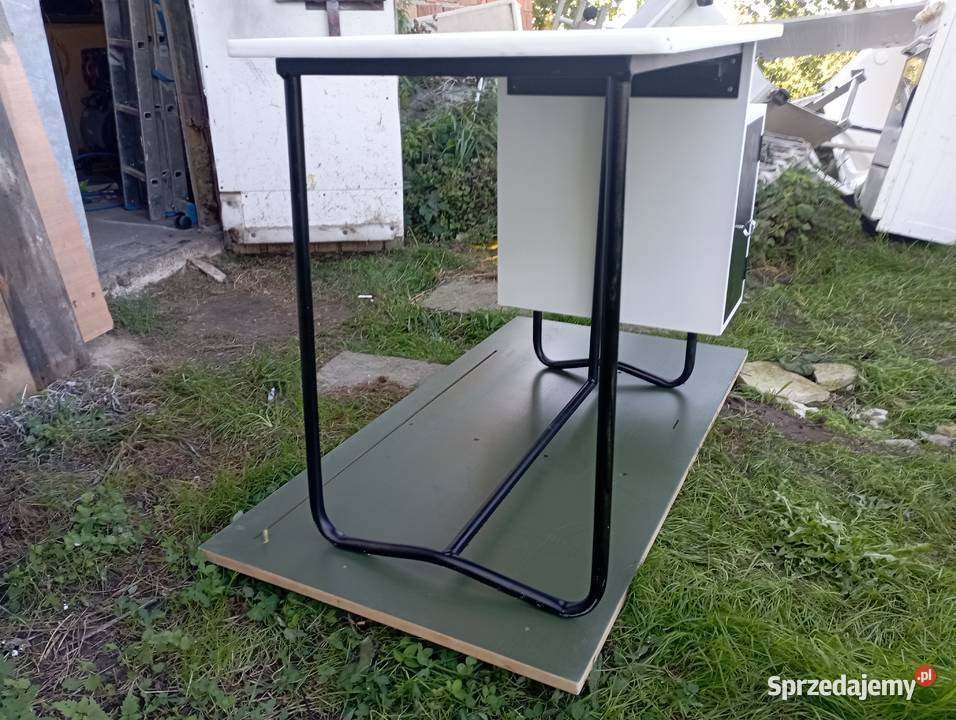 Stare biurko renowacji w stylu bauhaus dolnośląskie