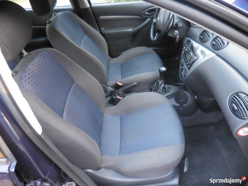 Ford Focus KOMBI 100 benz 16 BEZWYPADKOWY zero elektryczne szyby