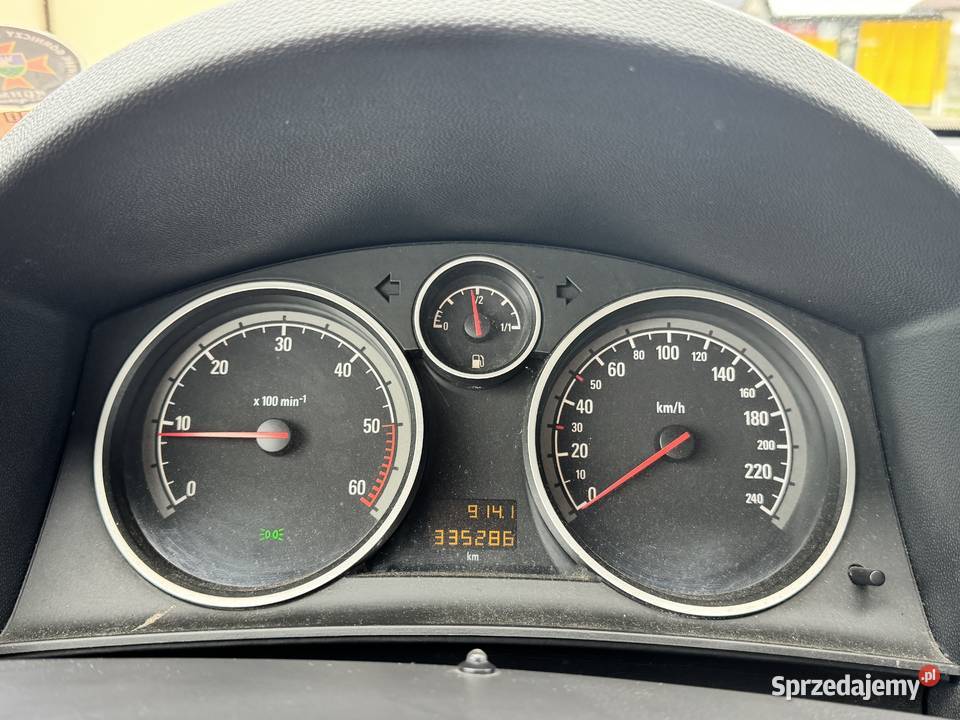 Opel Astra H 17 CDTI 2004 manualna Astra Biadki