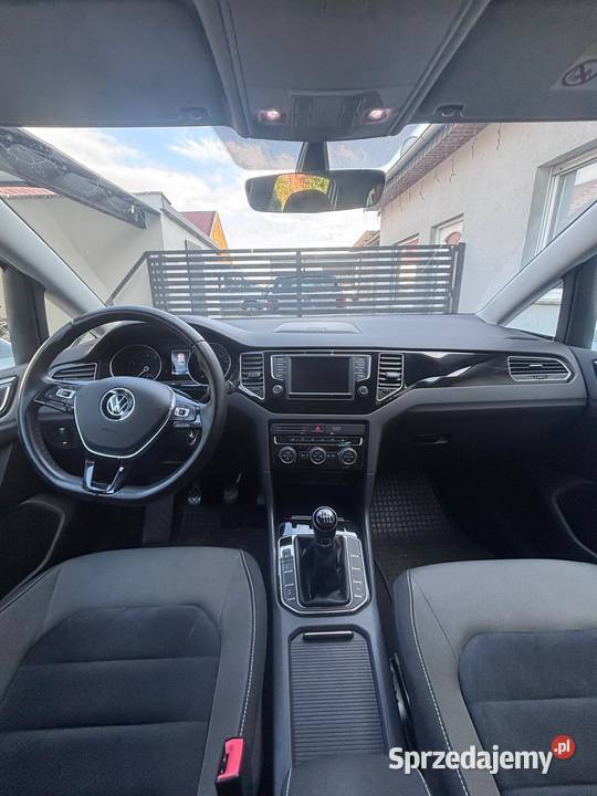 Golf Sportsvan R line Biała