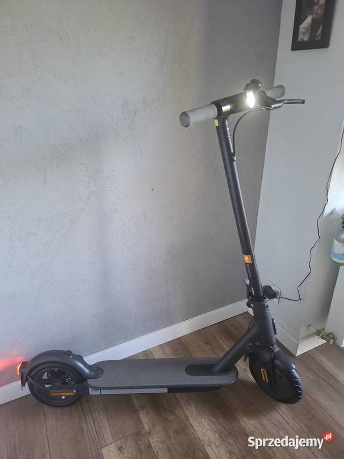 Hulajnoga elektryczna Xiaomi Mi Essential nowa Chorągwica