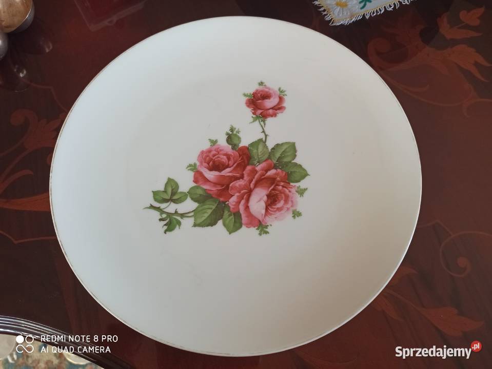 Patera z bordowymi różamiSygnatura Thomas190822 Porcelana i szkło