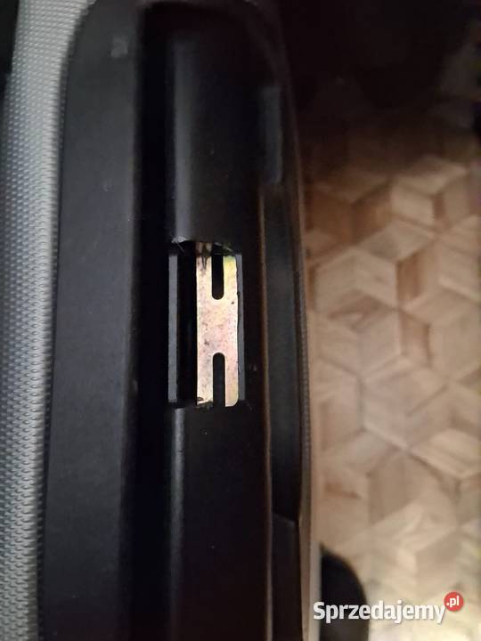 Duża walizka turystyczna