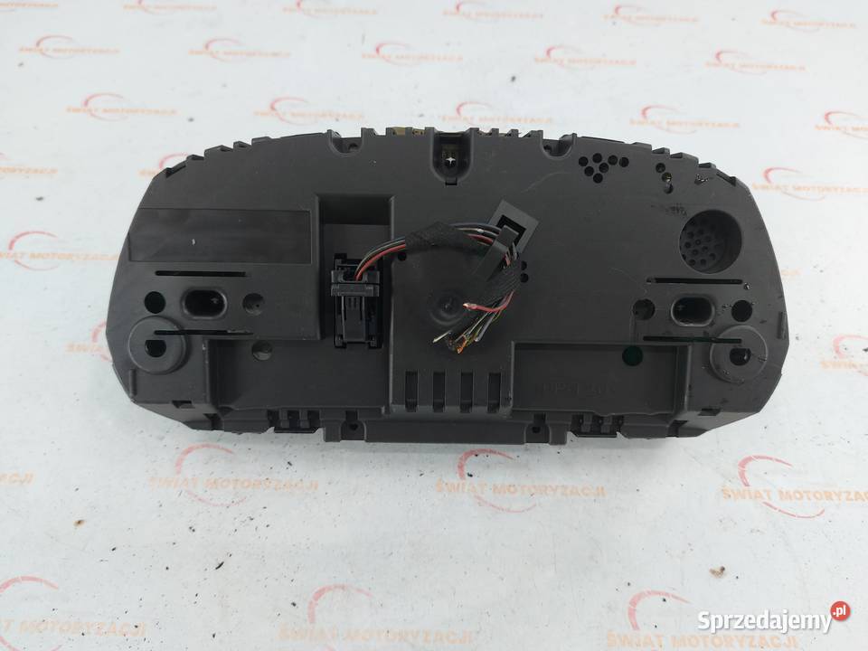 BMW E82 E88 20D 11r licznik zegary ANGLIK