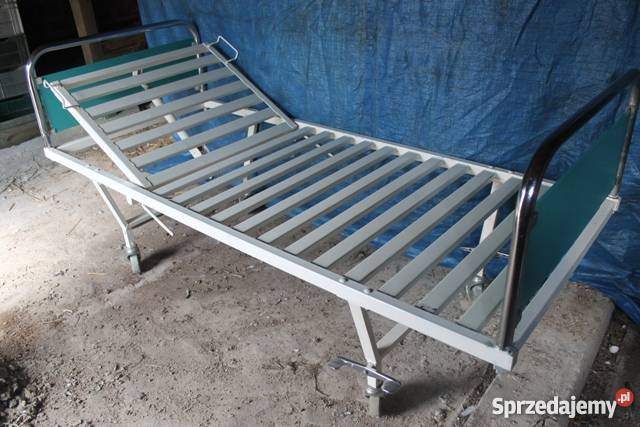 Niemieckie łóżko szpitalne z materacem
