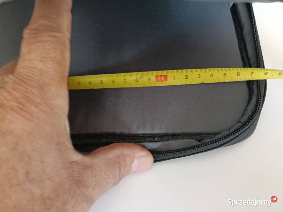 Etui na tablety i laptopy