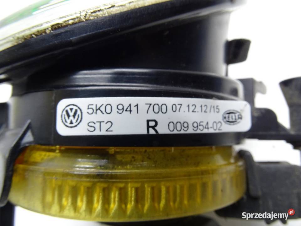 LAMPA HALOGEN PRZECIWMGIELNY PRAWY 5K0941700 VW Światła do jazdy dziennej DRL sprzedam