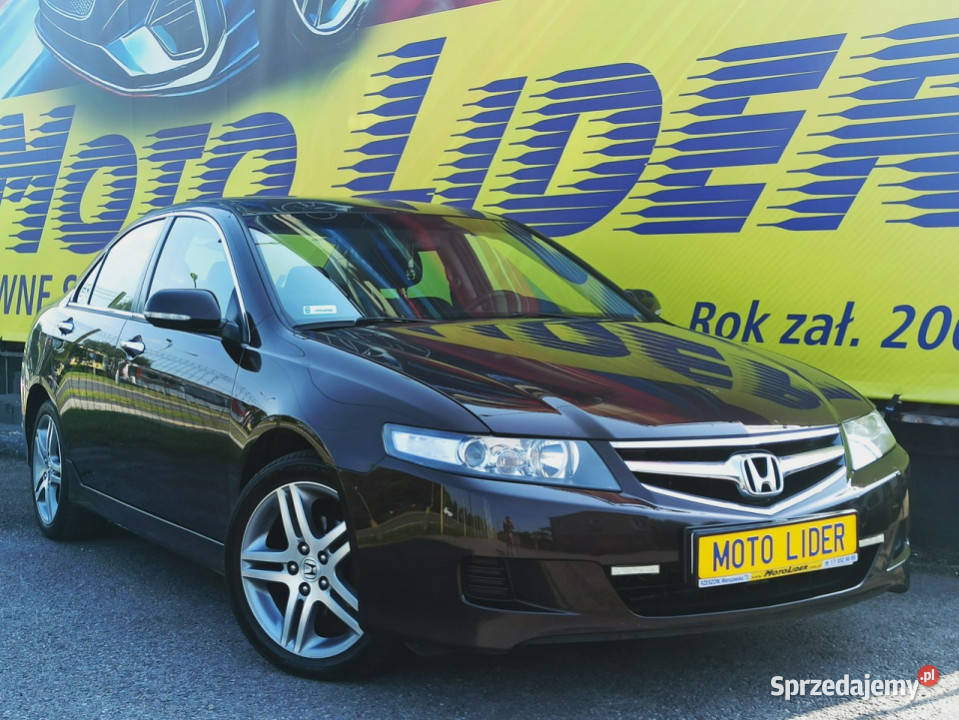 Honda Accord Gaz ładny stan II kpl kół 7lat w VAT marża sprzedam