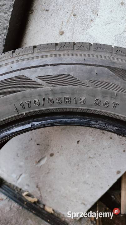 Komplet opon zimowych 175x65 r15 świętokrzyskie Nowiny
