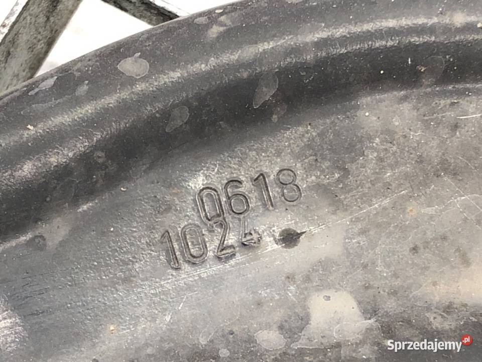 WAHACZ PRAWY PRZÓD SKODA KAMIQ Crossover PRZEDNI