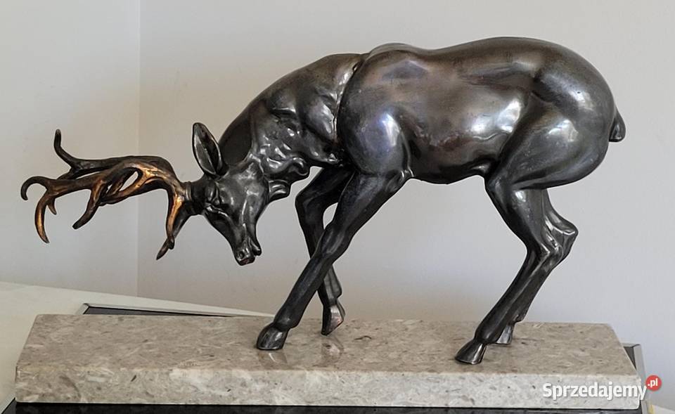 Elegancka rzeźba majestatycznego jelenia na małopolskie Kraków