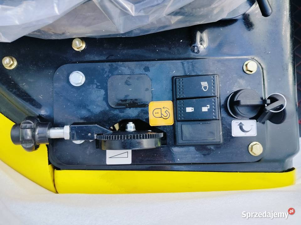 Minikoparka 1 Tona Model R319 Susz