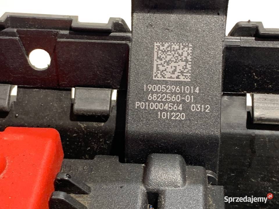 SKRZYNKA BEZPIECZNIKÓW ROZDZIELACZ PRĄDU BMW G30 osobowe