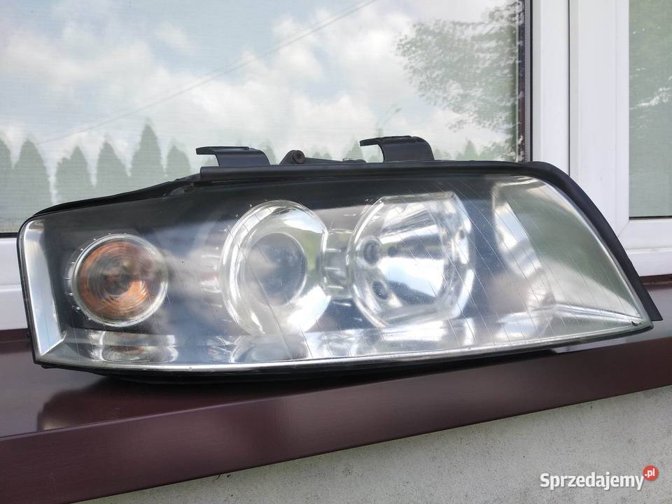 Audi A4 B6 lampa przednia prawa reflektor przód Lampy przednie Sieradz