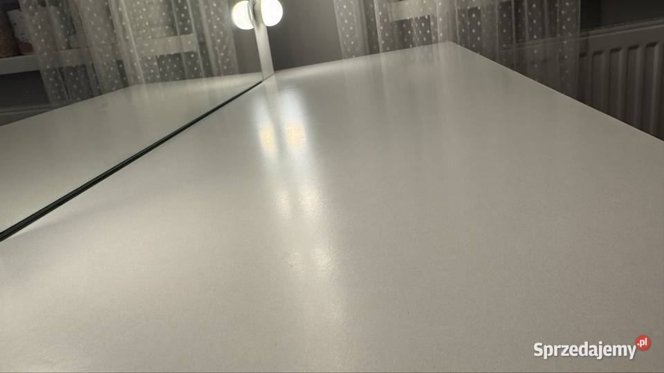 Biała toaletka z lustrem i oświetleniem LED Toaletki małopolskie Kraków sprzedam