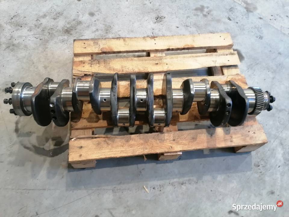 Wał korbowy Case1660 1666 1670 1680 1822 2166 Do kombajnów Andrychów