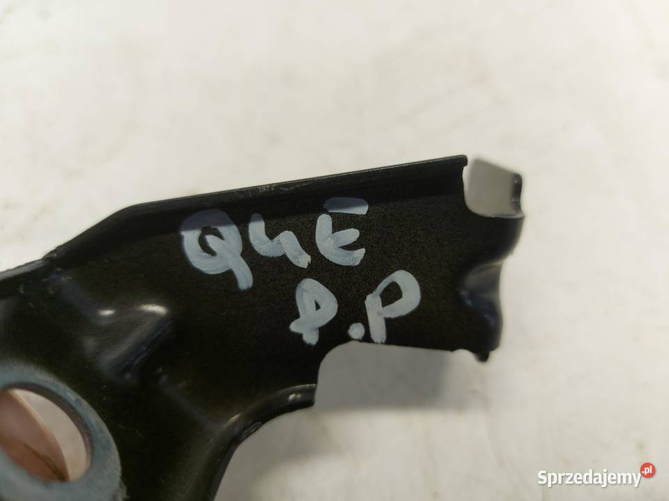 Audi Q4 40 ETRON uchwyt mocowanie błotnika prawe