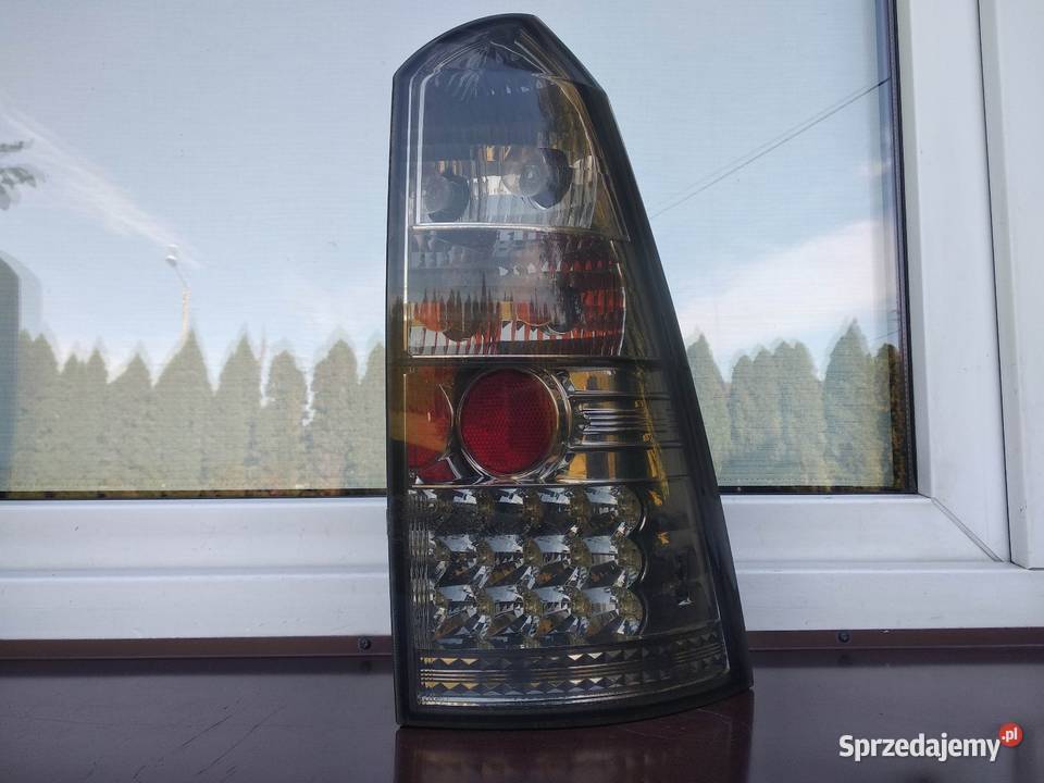 Ford Focus MK1 kombi lampy tył tylne komplet LED osobowe Sieradz