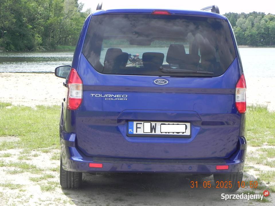 Ford Tourneo Courier 10 benzyna wersja Titanium 190000km Samochody osobowe Kożuchów