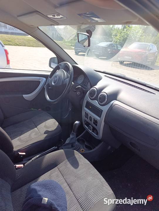 Dacia Sandero 14 bg Radom