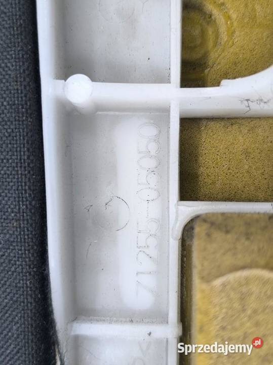 BOCZEK KANAPY TYŁ TOYOTA AVENSIS II T25 KOMBI sprzedam