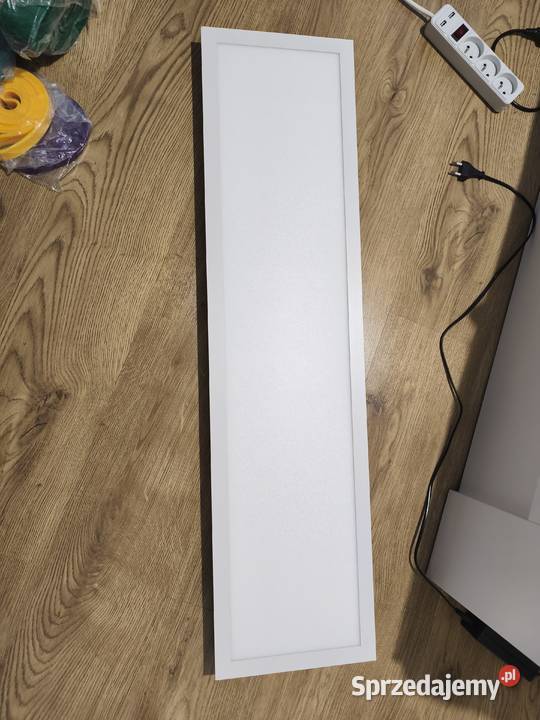 Lampa sufitowa LED 100 x 25 36 W lubelskie Berejów sprzedam