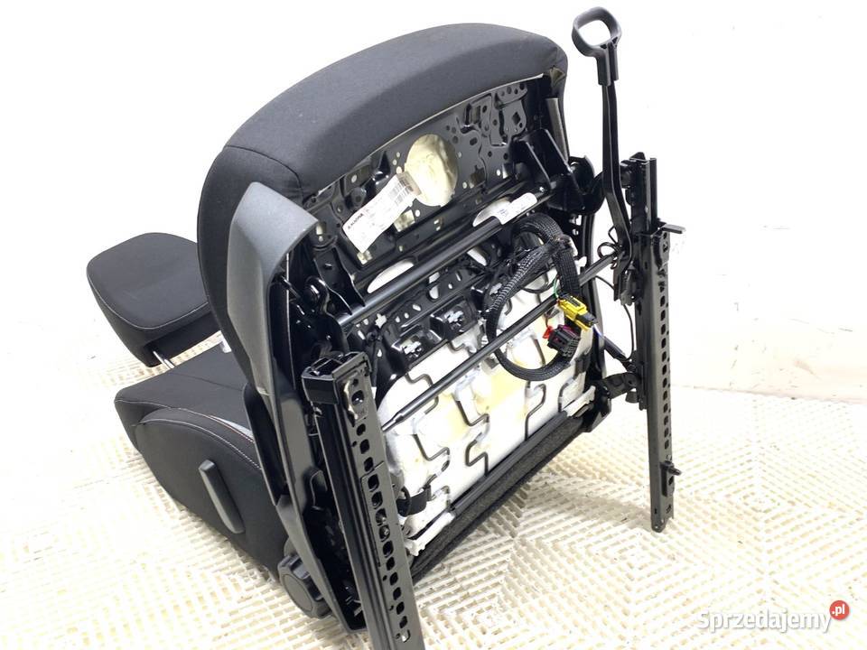 FOTEL PRAWY PRZÓD SKODA KAMIQ Crossover osobowe