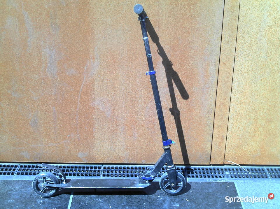 Hulajnoga czarna średnie koła z łóżyskami Knurów