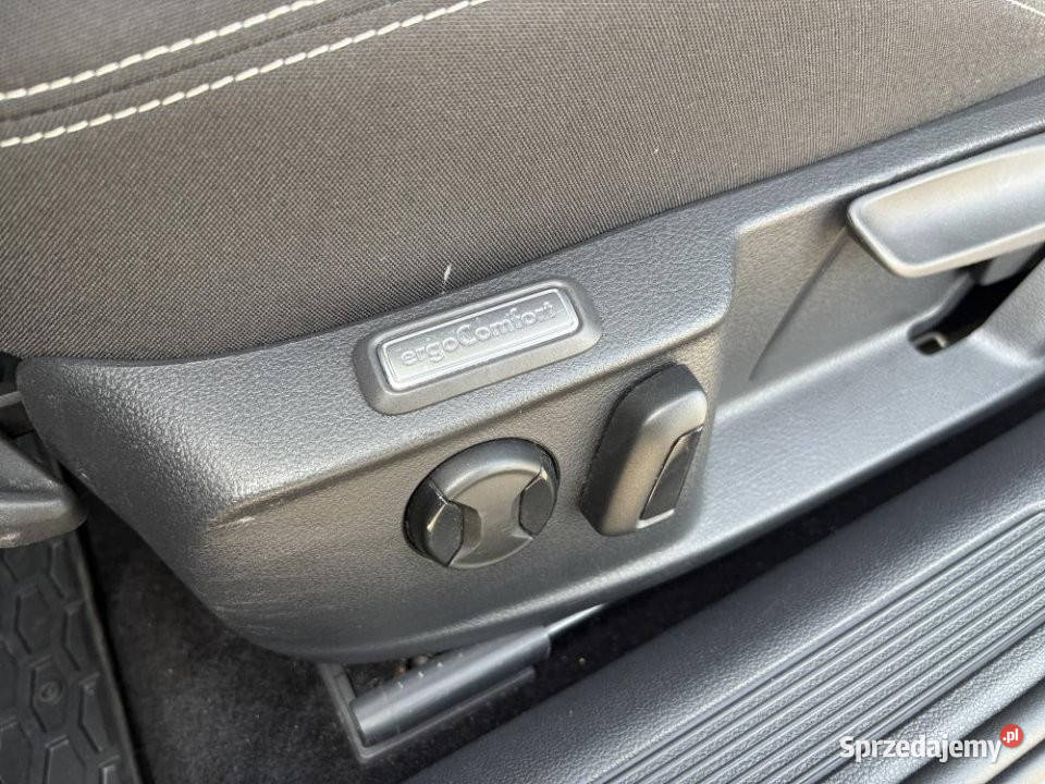 Volkswagen Passat 2023r Salon 200 Automat Warszawa