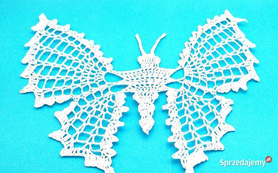 Serwetka na szydełku rękodzieło motyl 01009