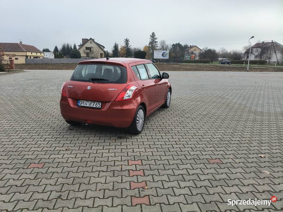Suzuki Swift 2012 12 BG radio Swift Płoskie sprzedam