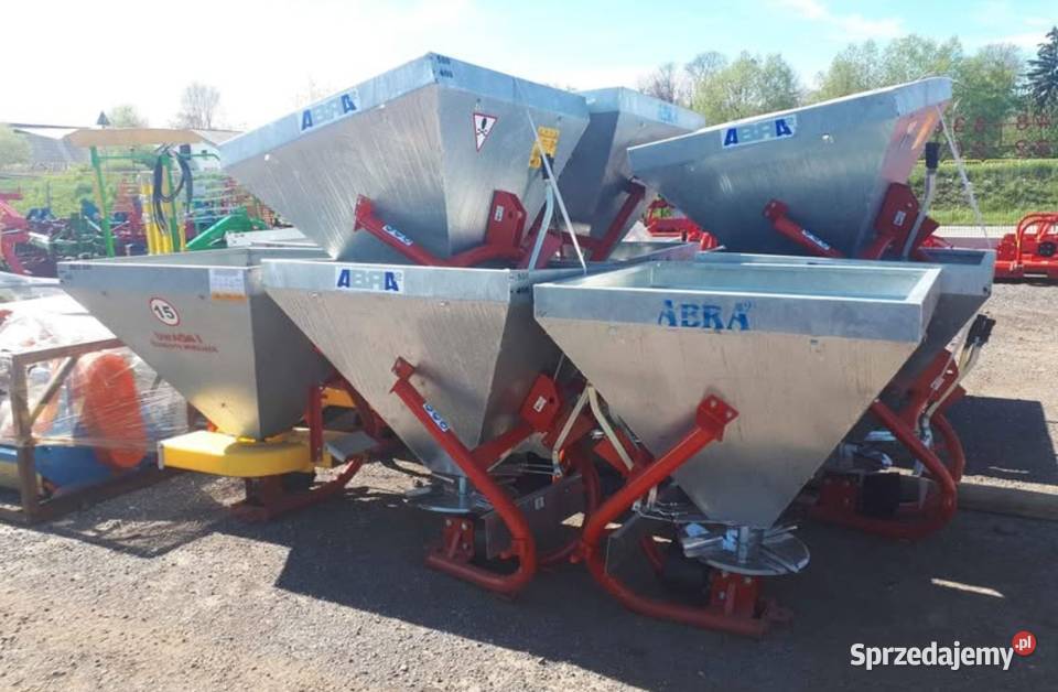 Rozsiewacz do nawozów firmy STRUMYK 200L Łowicz