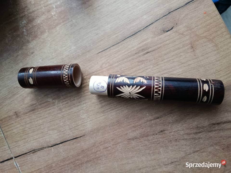 Pies baset niedźwiedźtuba fajka 1 przedmiot Choszczno