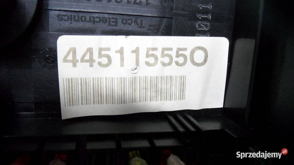 VW GOLF PLUS 16 TDI 12r skrzynka bezpieczników