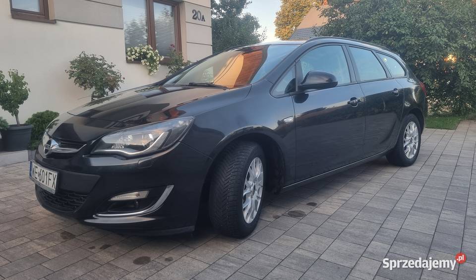 Opel Astra J Sports Tourer Warszawa