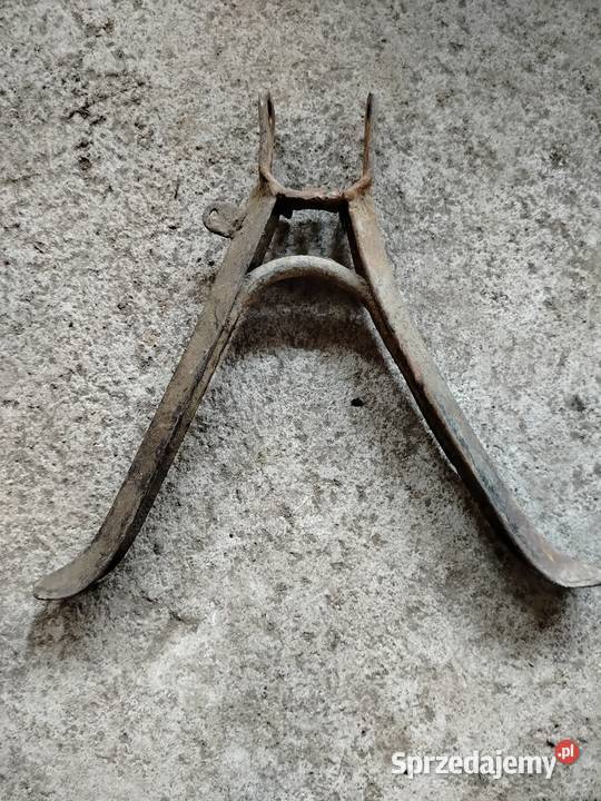 Podnóżki centralne Komar Sanok sprzedam