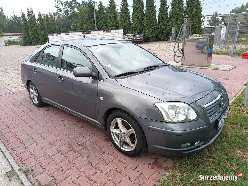 Sprzedam Super Zadbaną Toyotę Avensis 18 vvtigaz światła przeciwmgielne Łódź