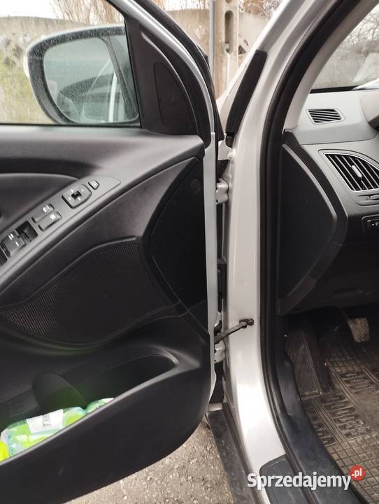 Hyundai ix 35 niski przebieg nieuszkodzony Strzegom sprzedam