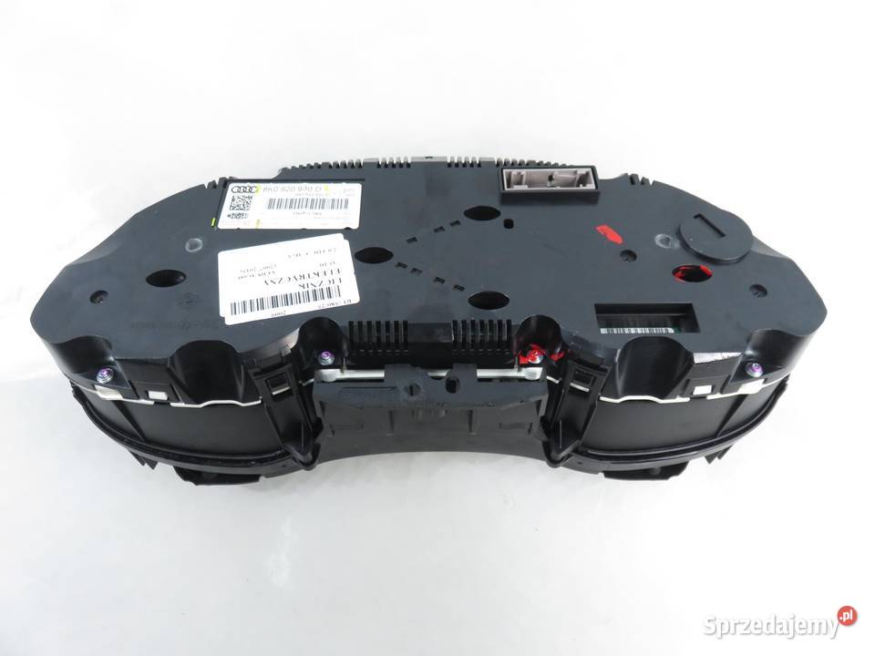 LICZNIK AUDI A4 B8 20 TDI CAGA 8K0920930D