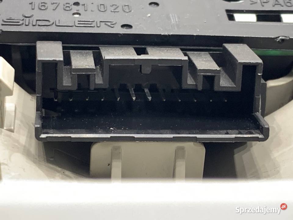 LAMPA SUFITOWA AUDI A4 B6 8E0947135A Kombi 0005 sprzedam