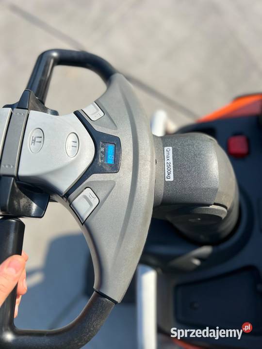 Wózek paletowy elektryczny BT LPE 250 WYNAJEM Rzeszów