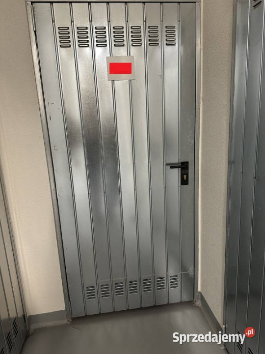 300msc Duże i wysokie pomieszczeniemagazynek do sprzedam