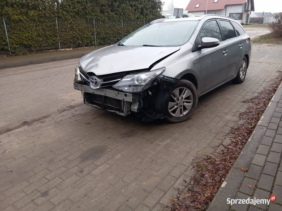 Toyota Auris hybrid kombi