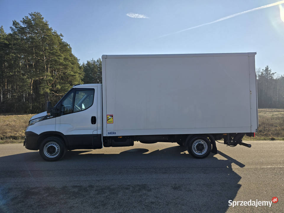 Samochód IVECO Daily 35160 kontener winda 2017 r manualna Chorzele