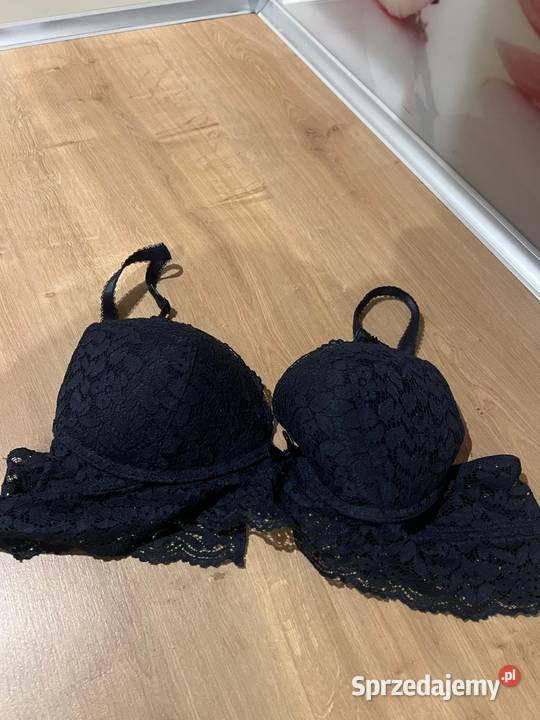 Piękny duży niebieski stanik koronkowy 90D